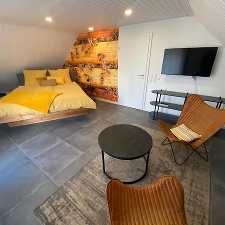 アパート Bienenstock Venningen